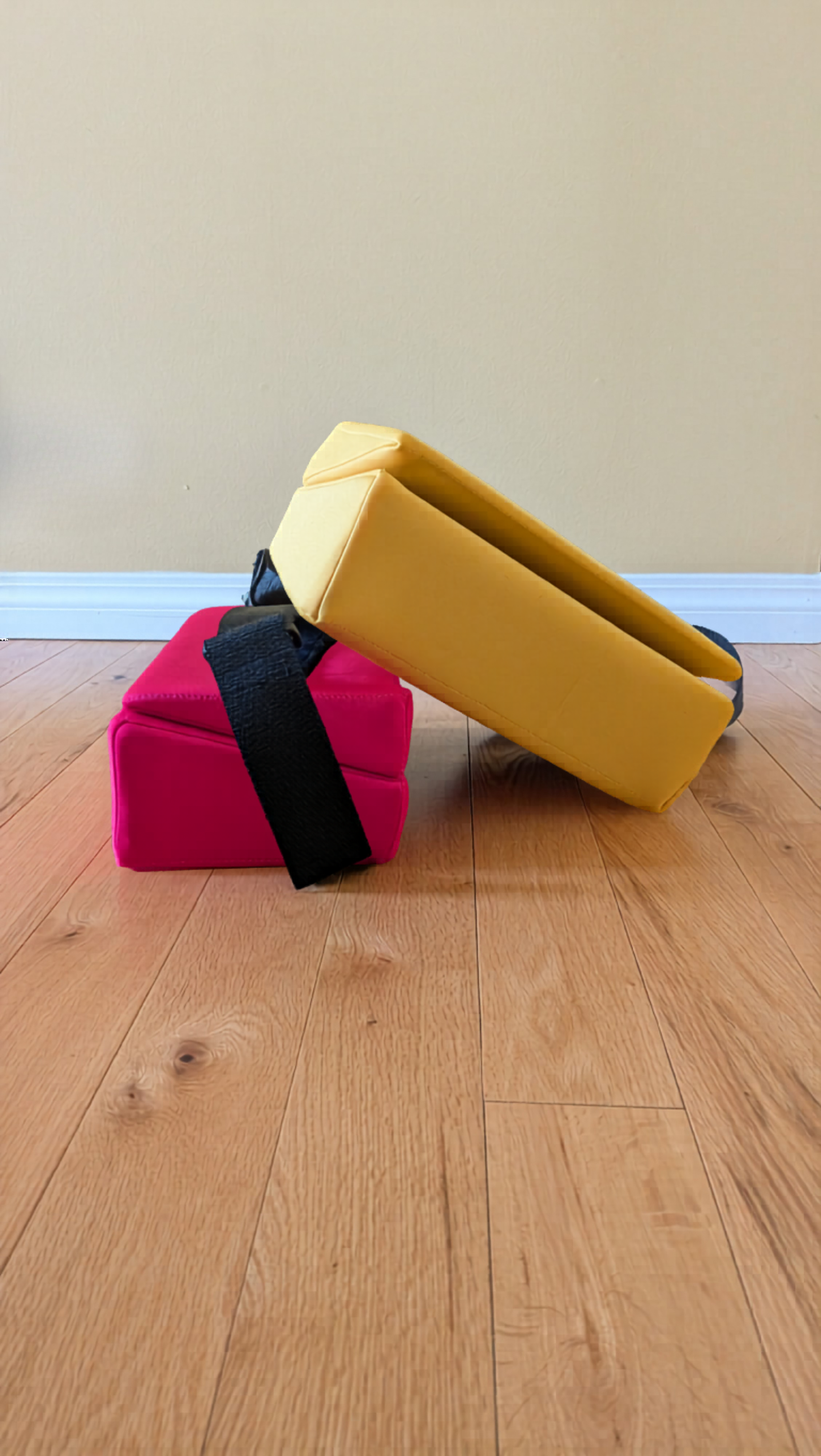 Foldable Acro Wedge
